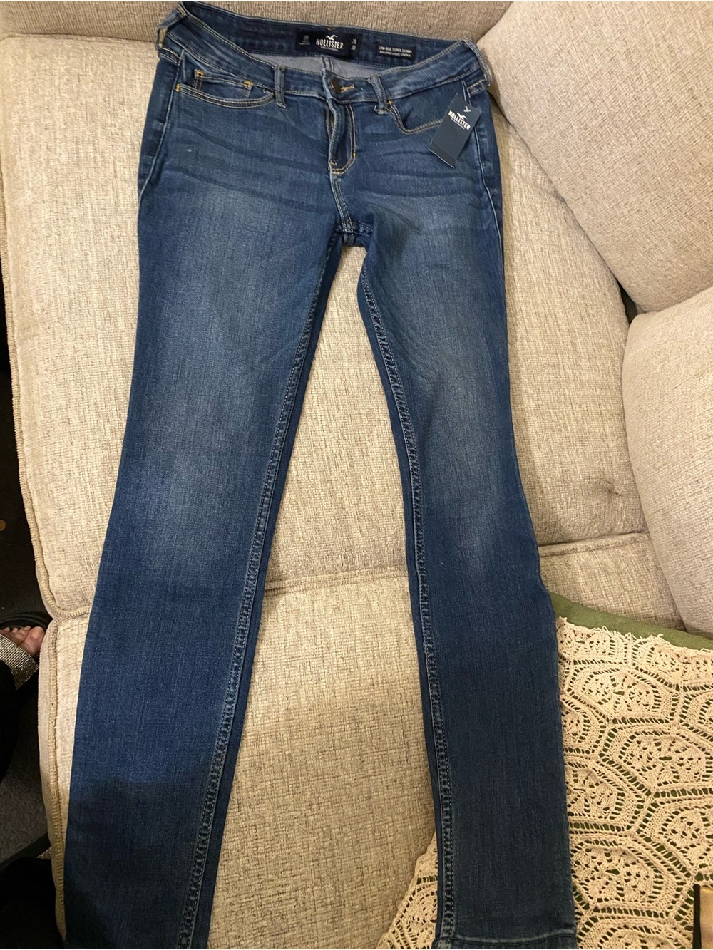 Hollister Women’s Dark Blue Skinny Jeans